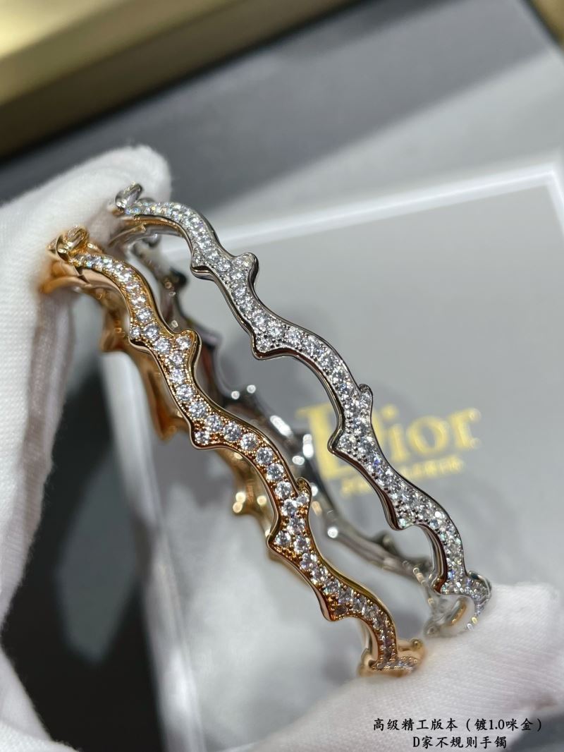 chr1st1an D10r bracelets